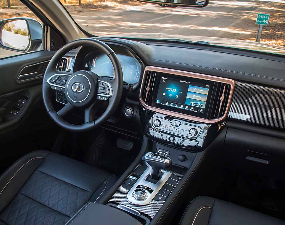 diseño interior camioneta pick up POE PLUS AUTOMÁTICA